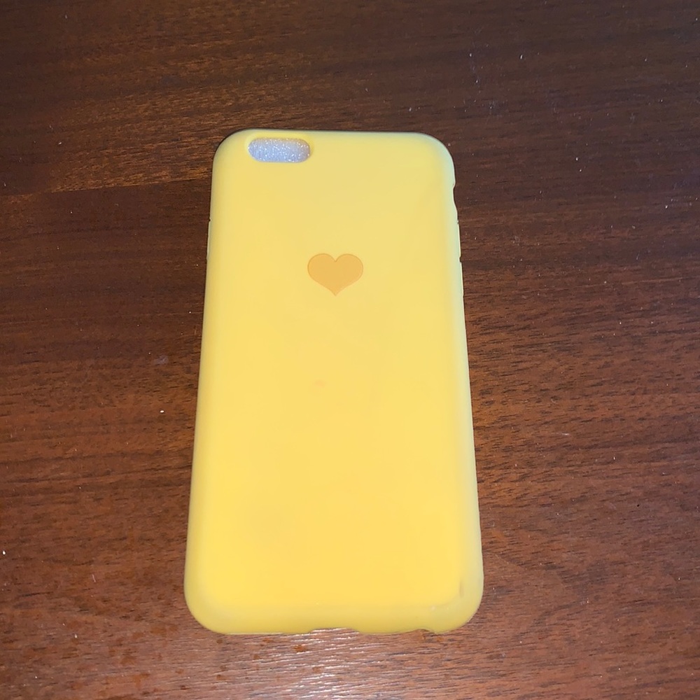 SHEIN Yellow Heart iPhone 6 Case ❤️